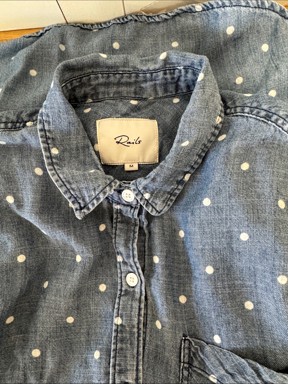 #122 RAILS Ingrid Denim Blue with White Polka Dot Button-Down Shirt size M - Picture 4 of 5